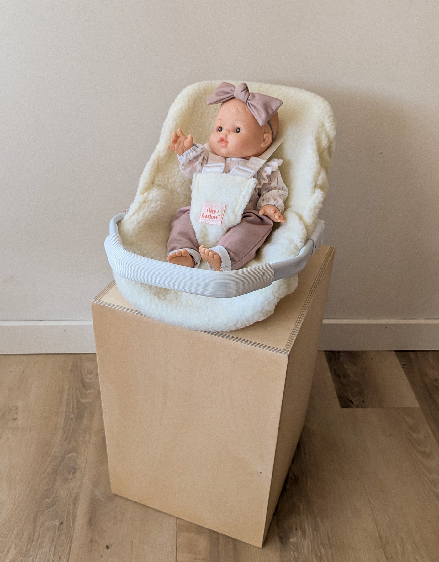 Doll Capsule - Sherpa - Tiny Harlow